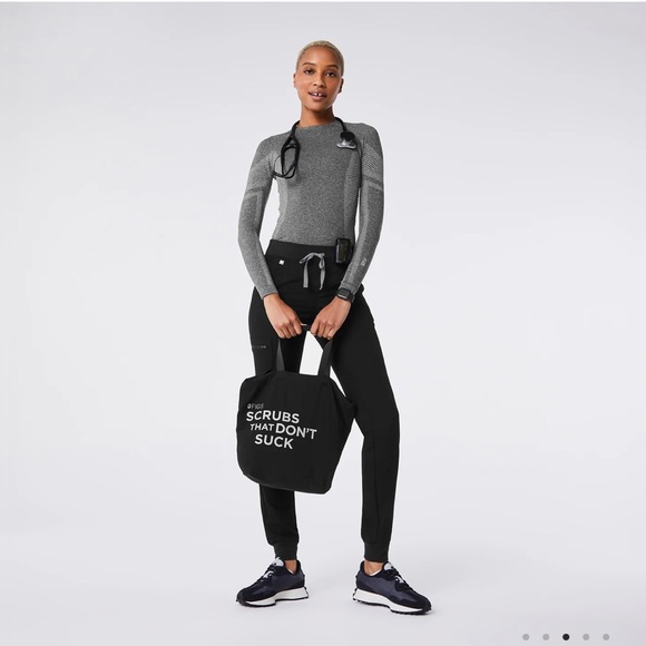 NWT NEW Figs Rare scrubs that don’t suck tote hospital bag for nurse doc… - Picture 4 of 7